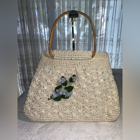 UNBRANDED Handbags - NWOT - Vintage Ivory White Macrame with Bamboo Handles